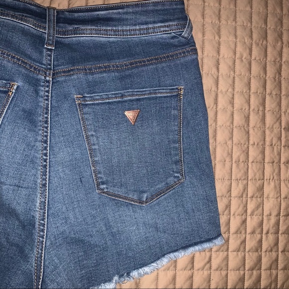 Guess shorts - Picture 2 of 4